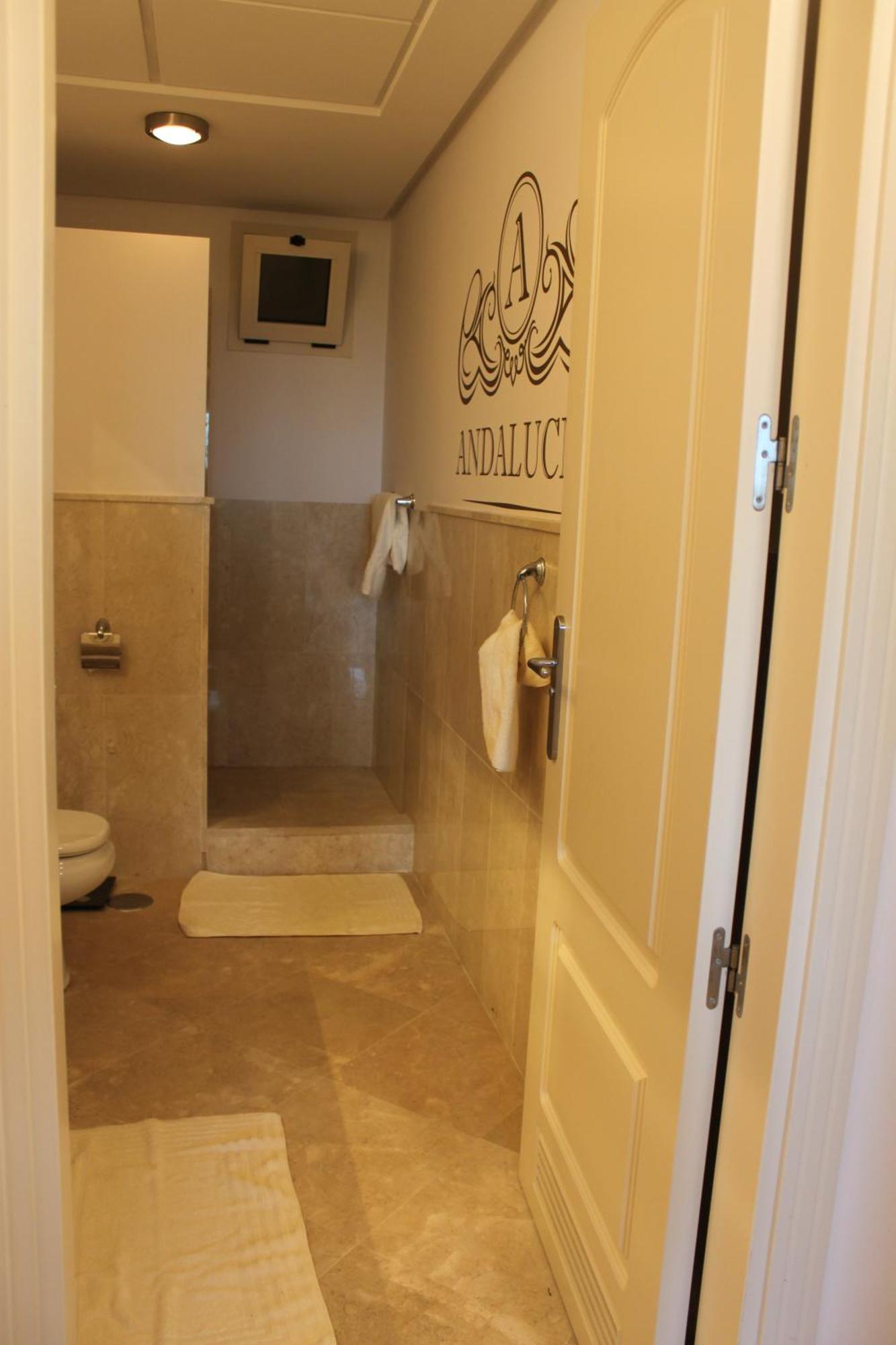 Elegant And Spacious Garden Apartment With Beautiful Views 欧赫恩 外观 照片